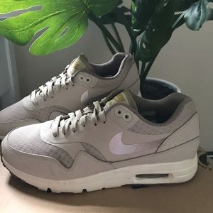 Nike Air Max’s size 8